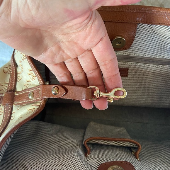 Dooney & Bourke Pocketbook Tote -Material & Leather - Picture 9 of 15